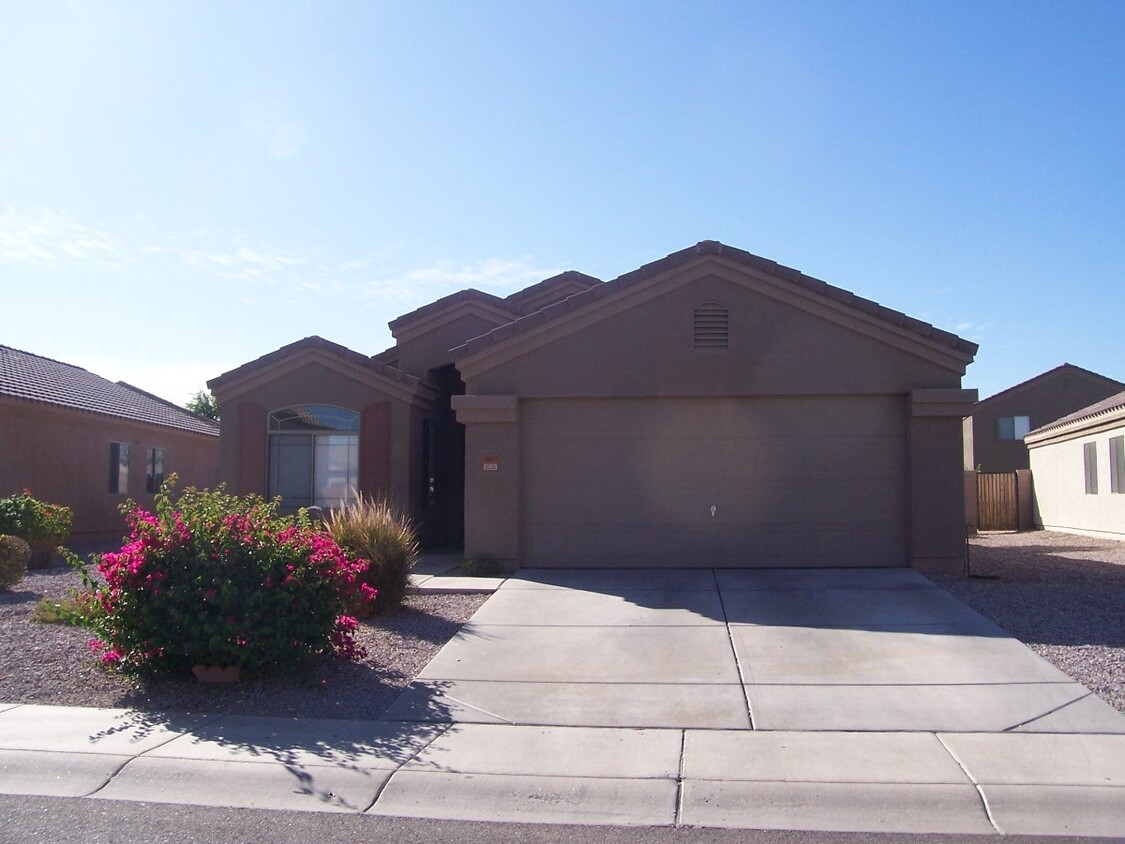 Foto principal - 3 Bed/2 Bath in Tolleson