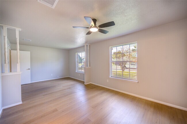 Foto del edificio - 6711 Marisol Dr