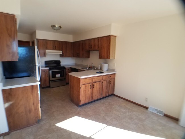 Building Photo - 1520 Camden Ct