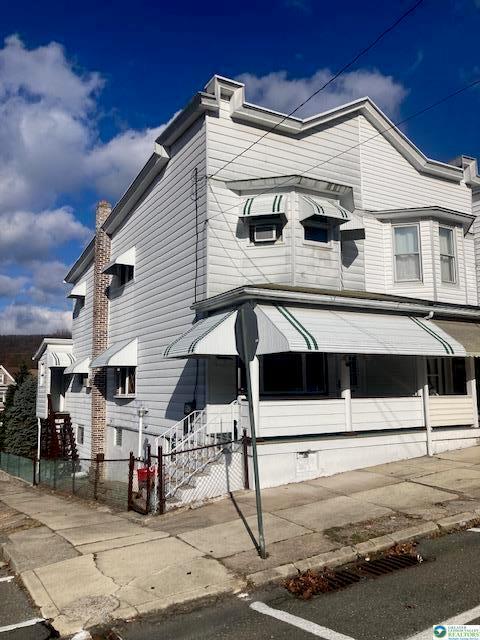 Primary Photo - 501 E Bertsch St