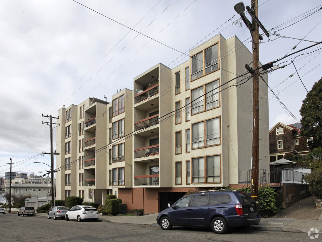 Building Photo - 269 Hanover Ave