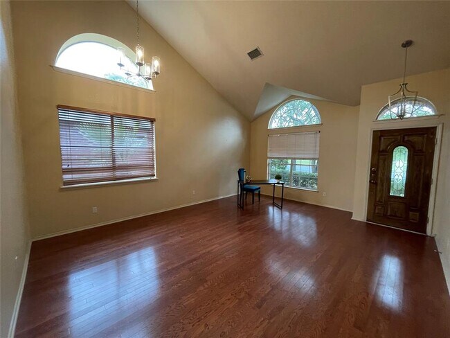 Building Photo - 8811 Sendera Mesa Dr