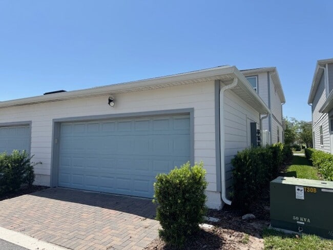 Building Photo - Isles of Lake Nona!!  3 Bedroom 2.5 Bathro...