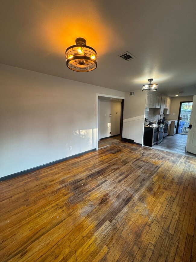 Building Photo - 5210 Ingalls St