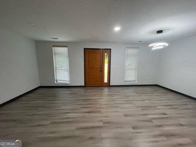 Foto del edificio - 185 Glenrose Cir SW