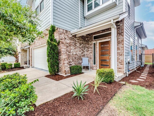 Foto del edificio - 7205 Mowbray St