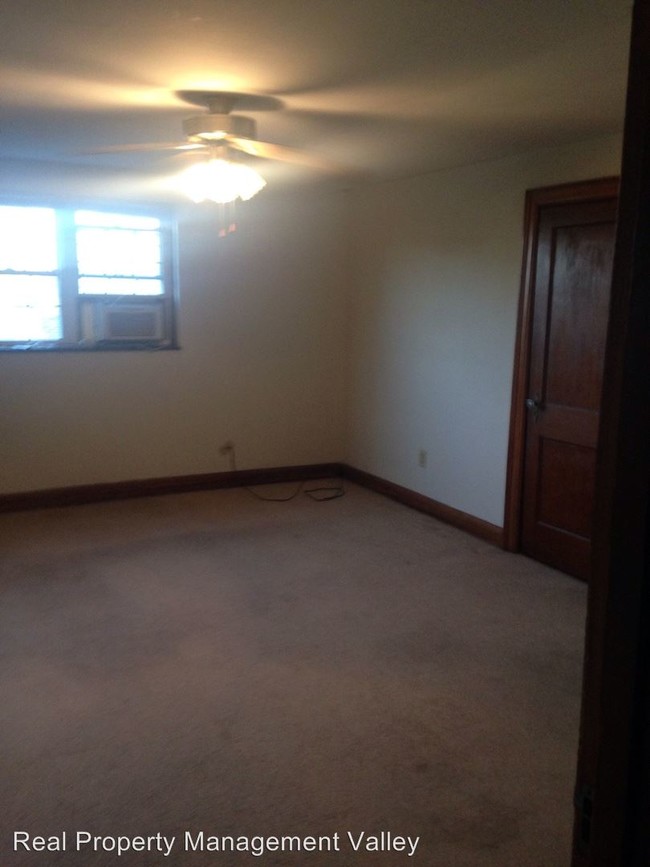 Building Photo - 710 Kanawha Blvd W