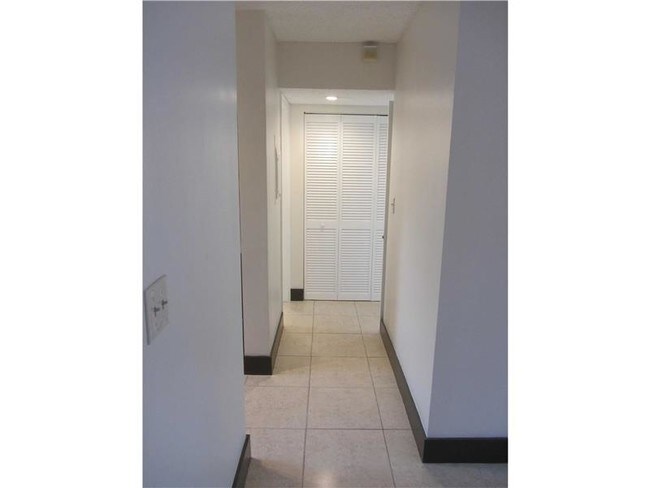 Building Photo - 18224 Mediterranean Blvd