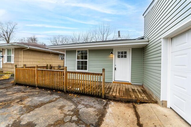 Building Photo - 3177 Bluefield Dr