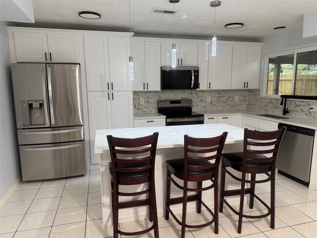 Foto del edificio - 2642 Coopers Post Ln