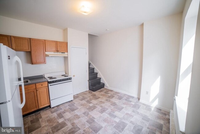 Building Photo - 1305 N Lawrence St