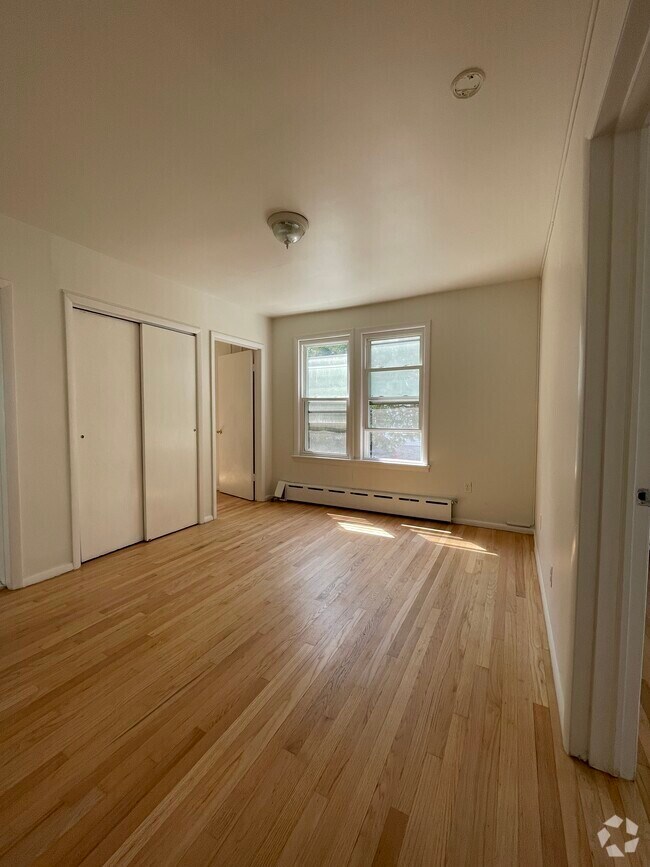 Apartments for Rent Near Rutgers University New Brunswick, NJ Student