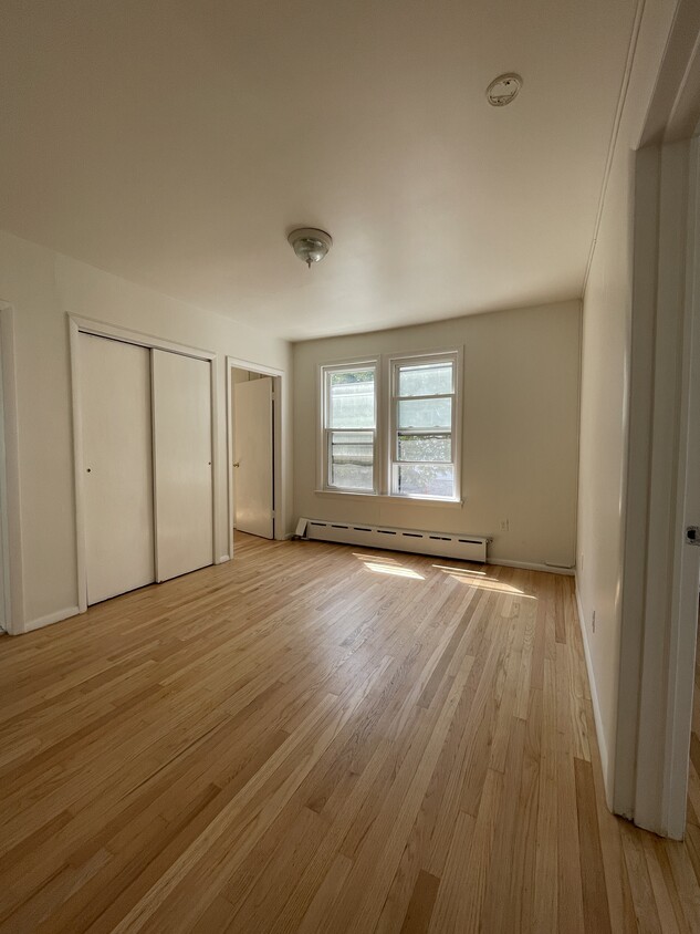 Main living area (view from main door) - 38 Duke St