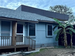 Building Photo - 848 McCully St