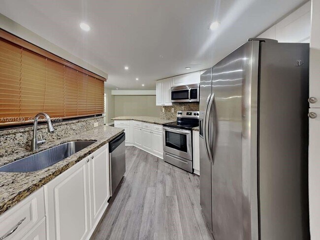 Foto del edificio - 10420 SW 67th St