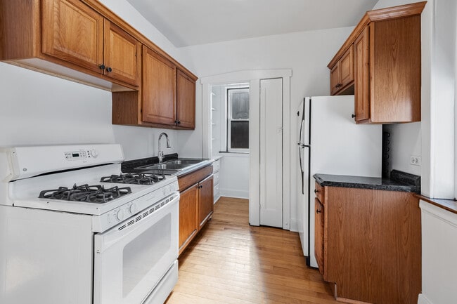 Foto del edificio - 1919 W Estes Ave