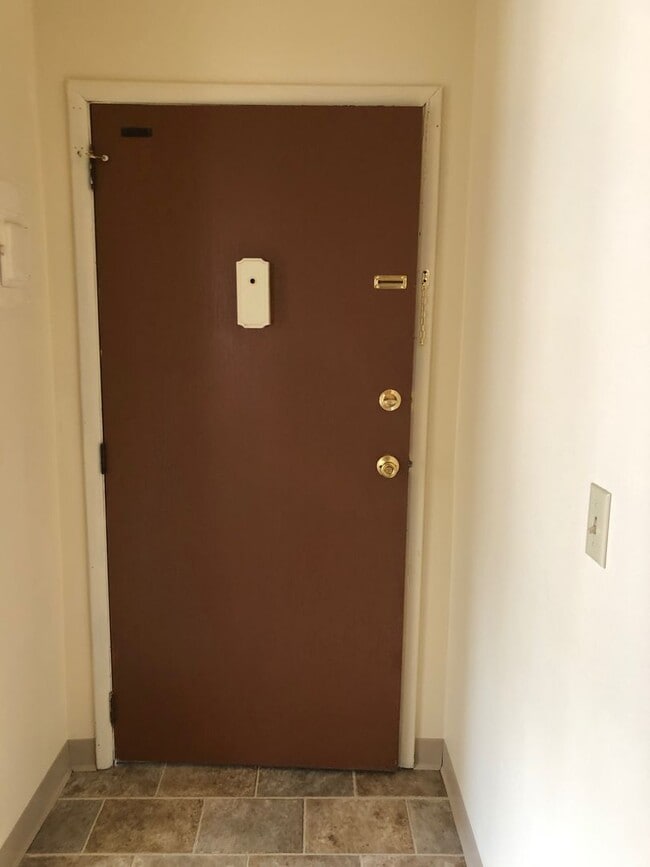 Interior Photo - Sheridan Park and Holiday Manor