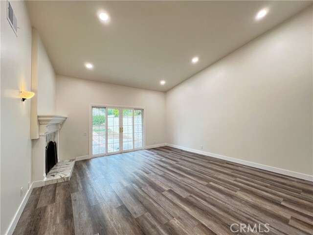 Foto del edificio - 3725 Cypress Ln