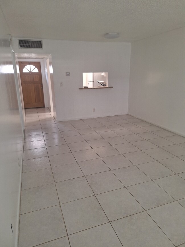 Foto del edificio - 5061 W Oakland Park Blvd