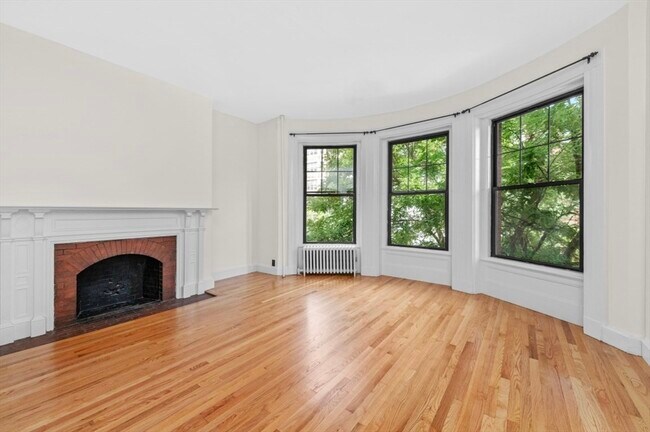 *Pictures are representative samples of the advertised unit. In some cases, the actual units you to - 501 Beacon St
