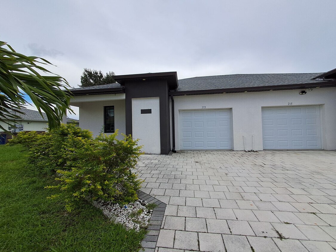 Foto principal - 213 Hightower Ave S