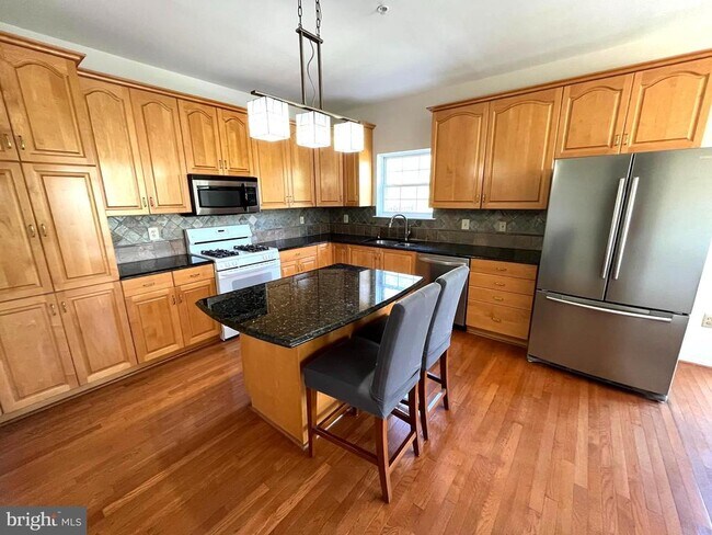 Building Photo - 610 Fawn Cir