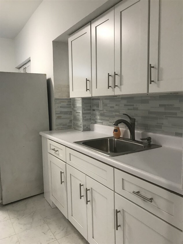 Primary Photo - 505 27th St