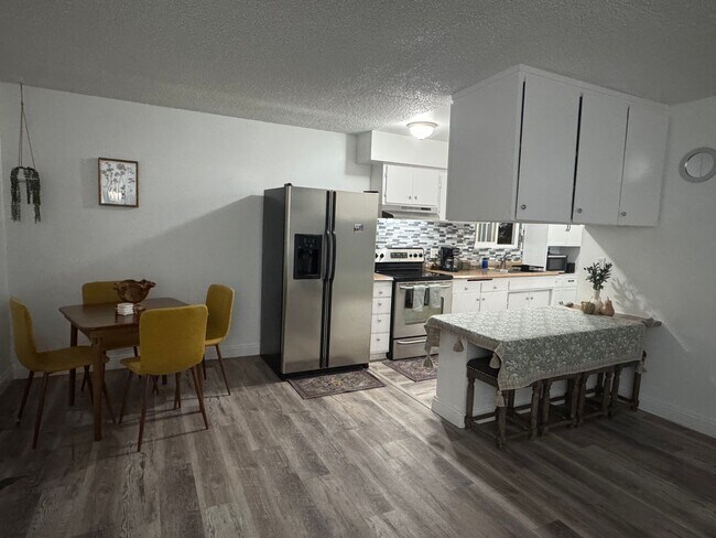 Building Photo - One bedroom, One bath. Downstairs unit. 89101