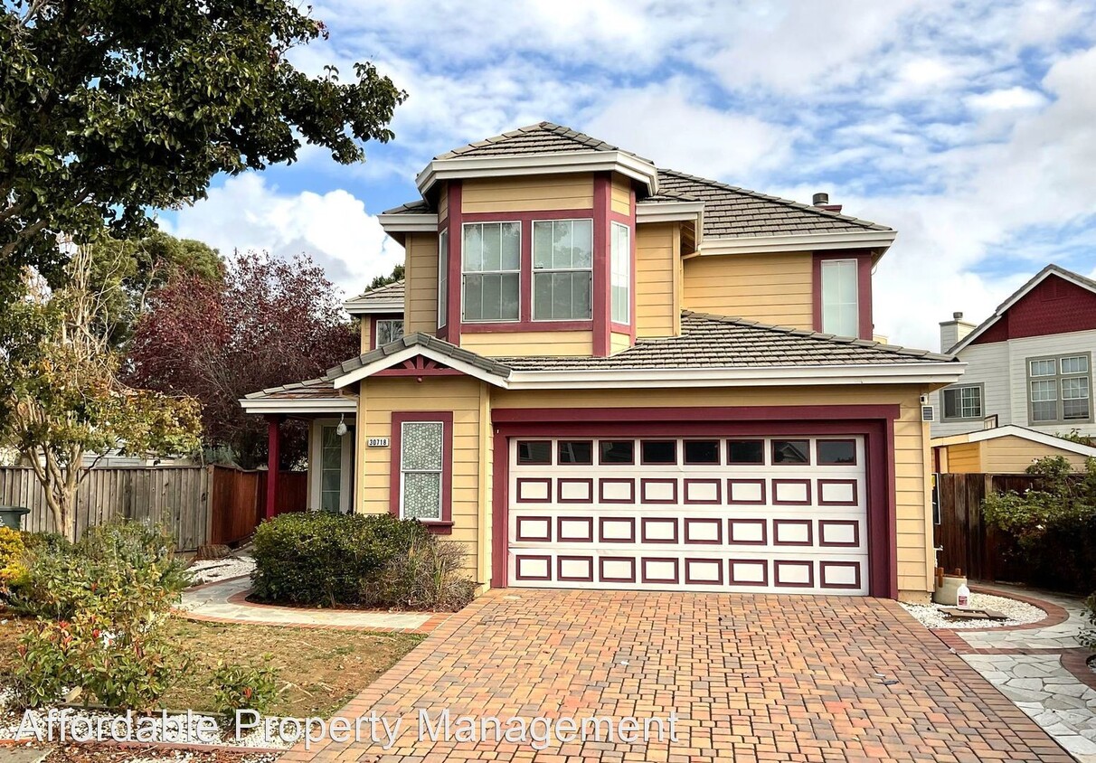 Primary Photo - 5 br, 3 bath House - 30718 Knight Court