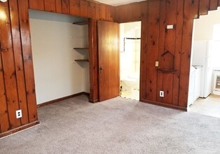 Building Photo - 960 Ludlow Ave