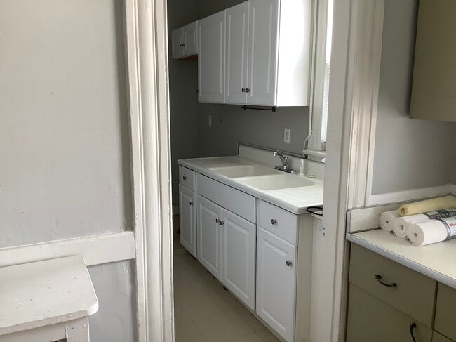 Kitchen - 494 Winthrop Ave