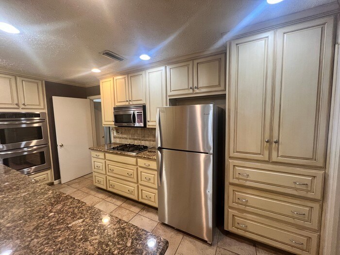 Primary Photo - Large Corner Lot