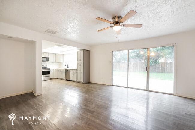 Building Photo - 8407 Old Meadow Ln
