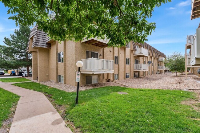 Foto del edificio - Charming 2BR Condo in Denver