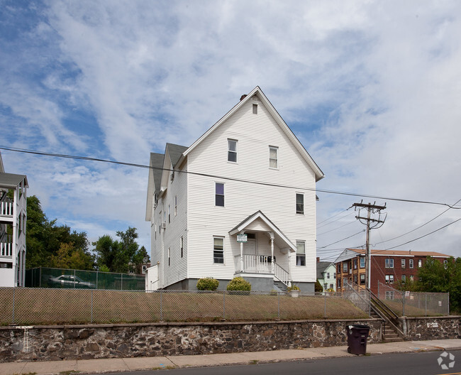 Building Photo - 200-208 North St