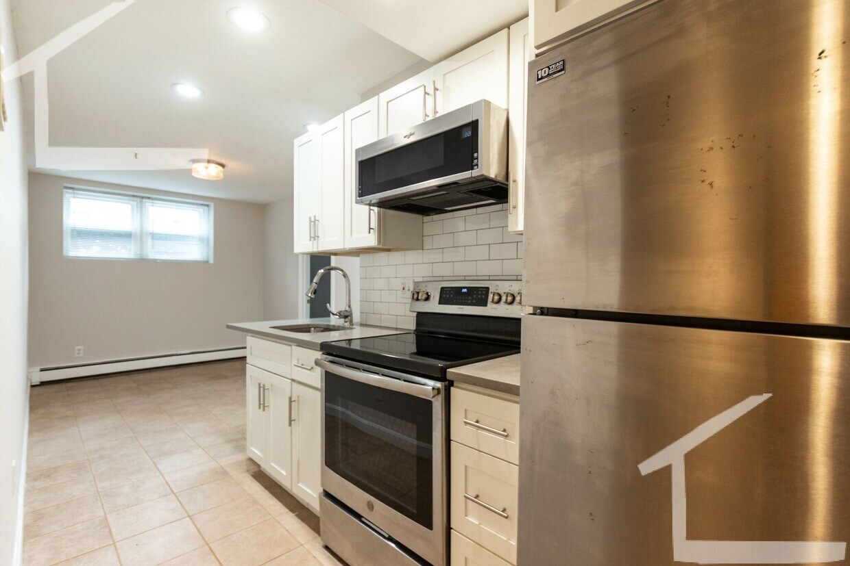 Foto principal - Nicely renovated 2 bed unit in a prime loc...