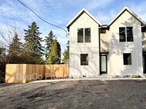 Building Photo - 4381 SE Tolman St
