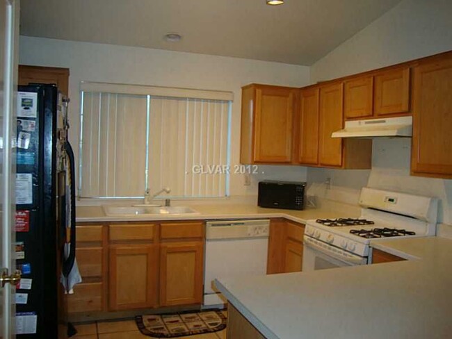 Kitchen cabinets - 4409 Ranch Foreman Rd