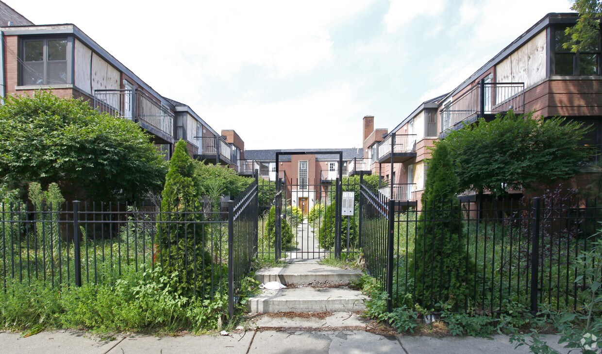 Building Photo - 7314-7322 N Winchester Ave