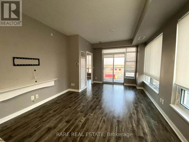 Building Photo - 840-840 Queens Plate Dr
