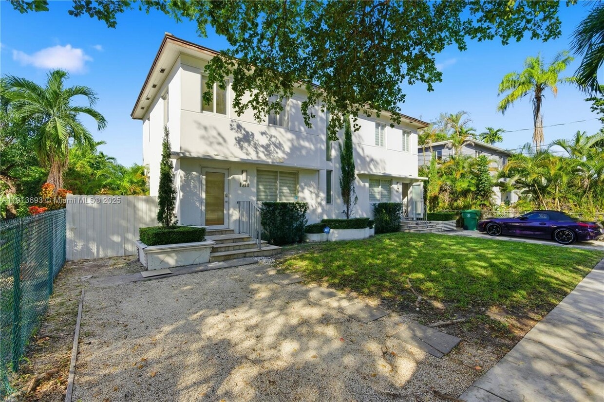 Primary Photo - 1244 SW 13th Ave