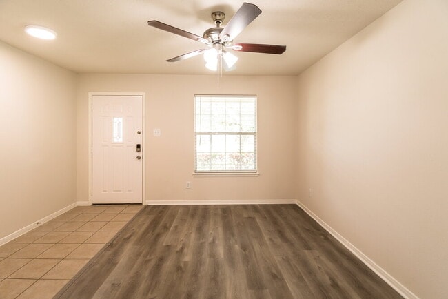 Building Photo - 19307 Arrow Grand Ct