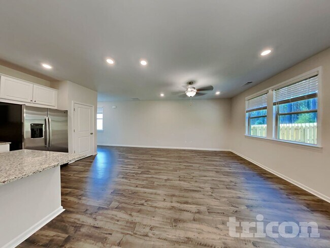 Foto del edificio - 200 Chapelcrest Ln