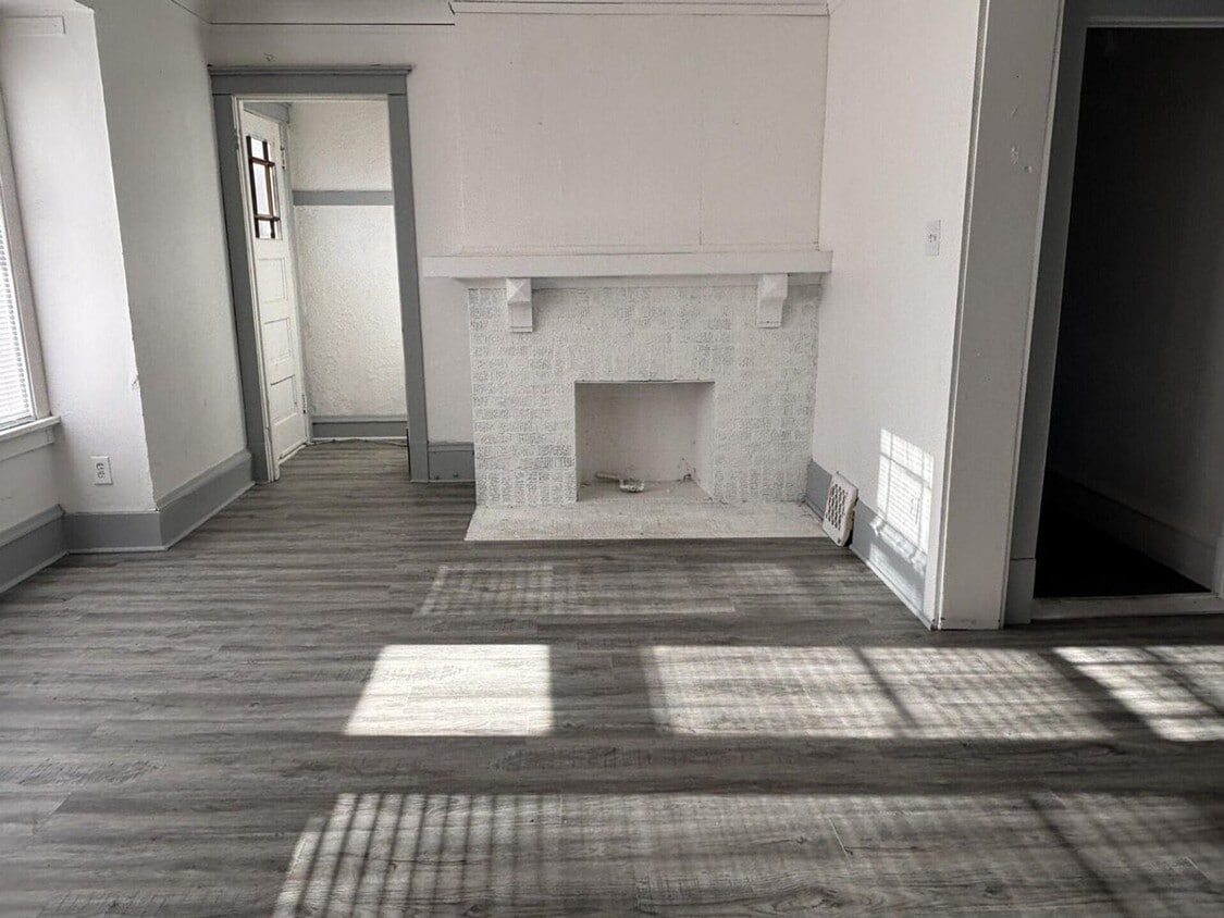 Building Photo - 2544-2546 North 45th Street