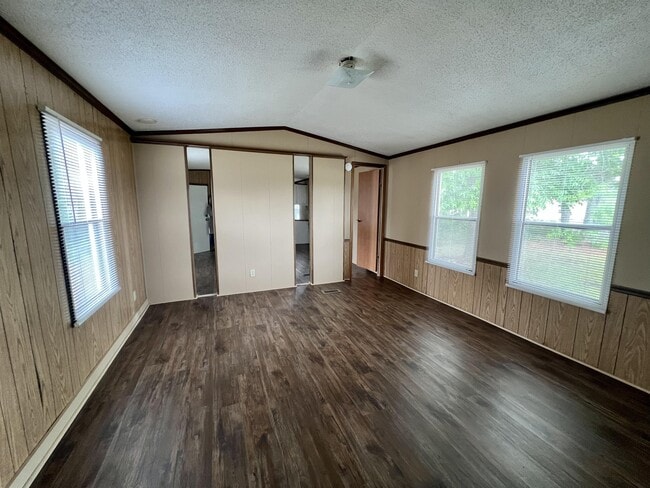 Building Photo - 300 Ricks Rd
