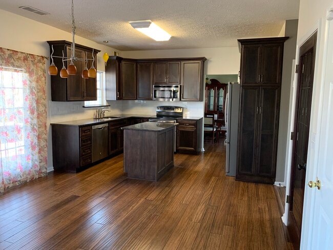 Building Photo - 4201 Bridlepath Pl