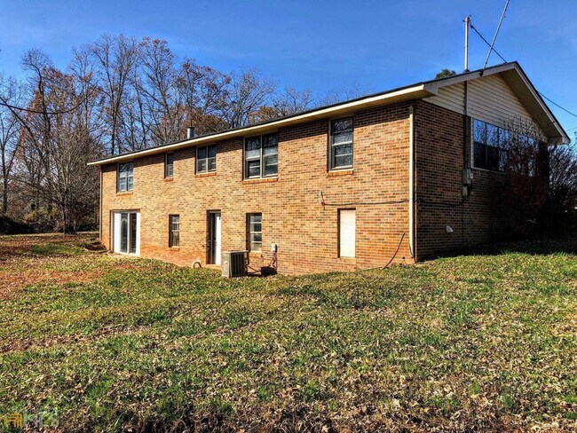 Building Photo - 337 Dockery Rd