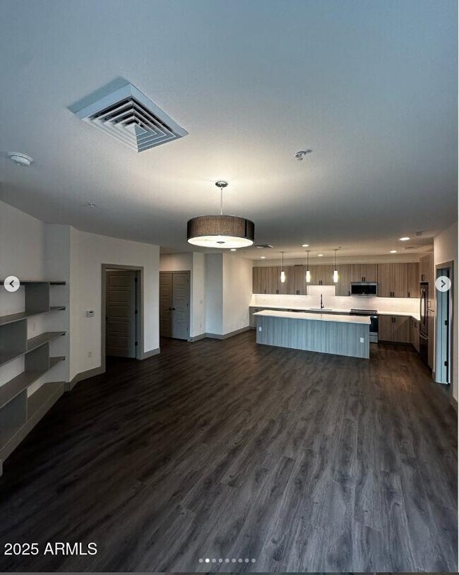 Building Photo - 7111 E Tierra Buena Ln