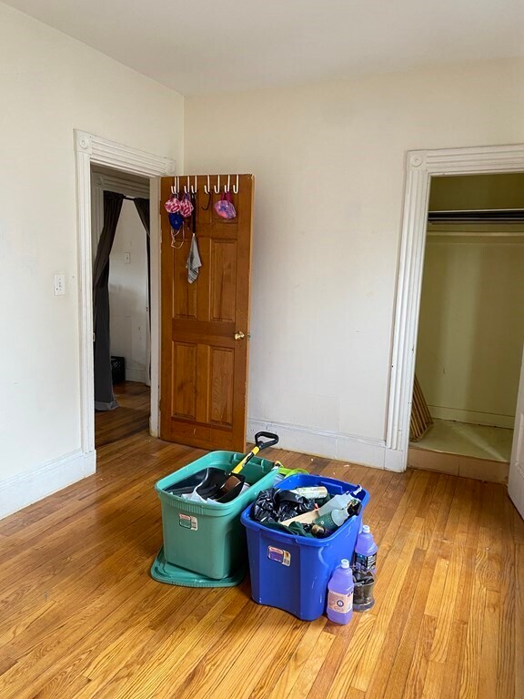 Building Photo - 143 Billings St