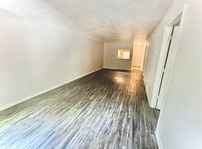 Foto del edificio - 2110 Golf Terrace Dr